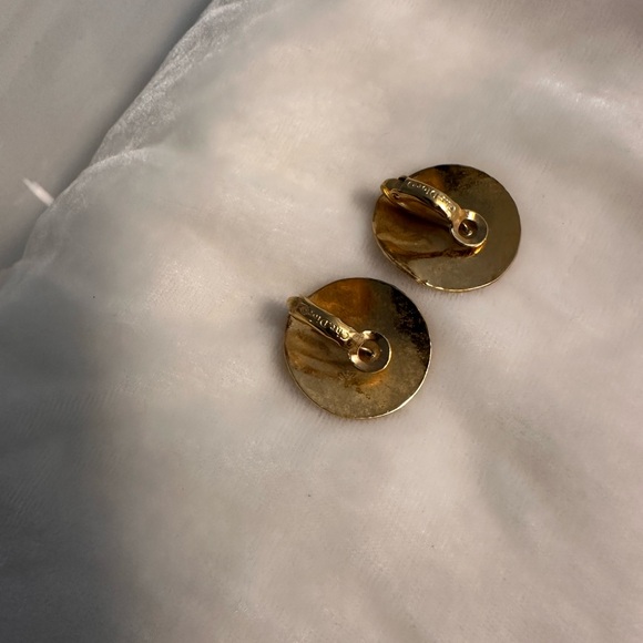 Vintage CHRISTIAN DIOR Clam Shell Earrings - Picture 2 of 8